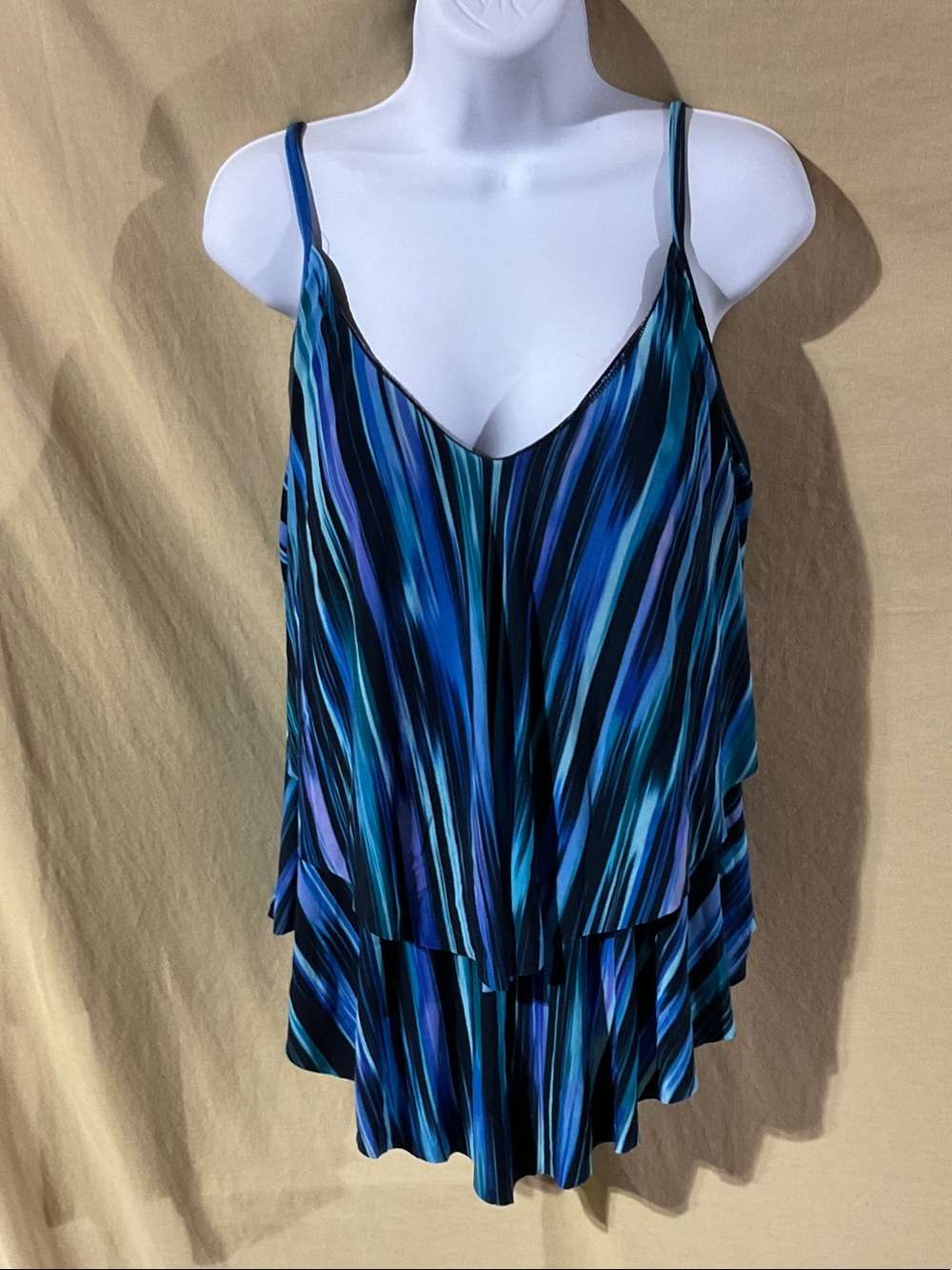 Vanishing Act Size 16 Blue Multi-Stripe V-Neck Women's Swim Tankini